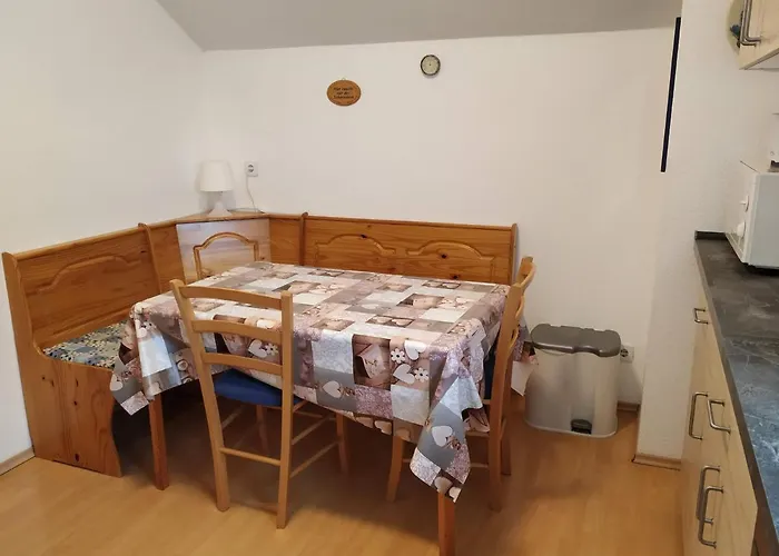 Haus Sperbermuehle 招待所 2*